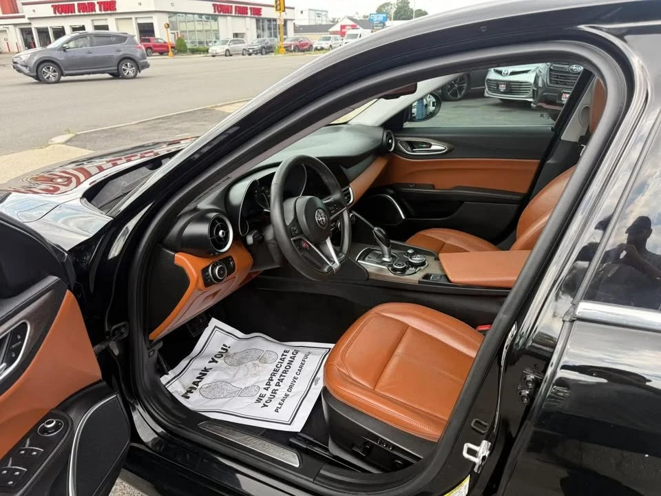 2019 Alfa Romeo Giulia - Image 7 of 16