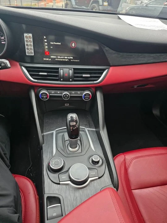 2019 Alfa Romeo Giulia - Image 12 of 15
