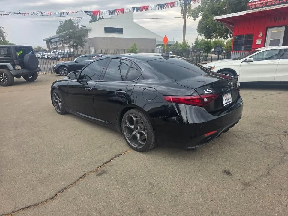 2019 Alfa Romeo Giulia - Image 5 of 15