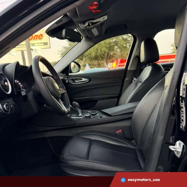 2019 Alfa Romeo Giulia - Image 8 of 15