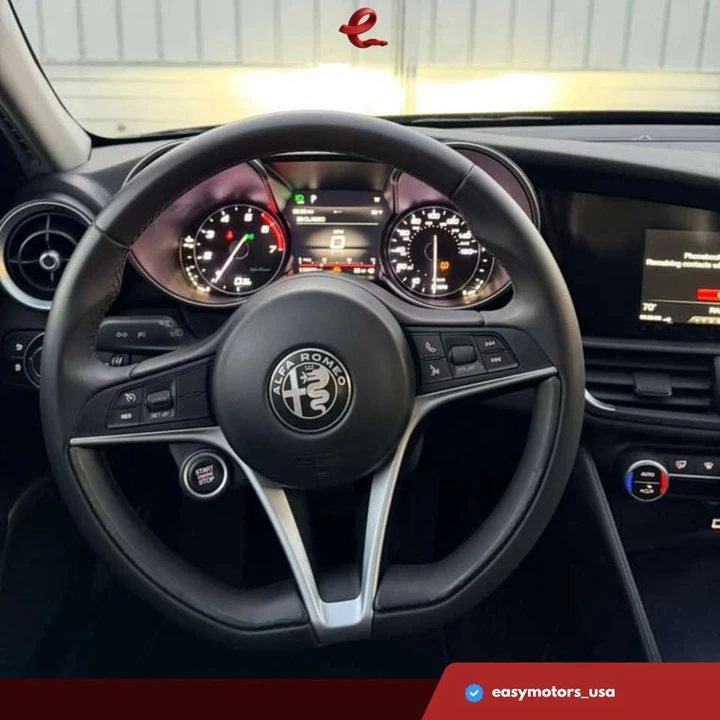 2019 Alfa Romeo Giulia - Image 12 of 15