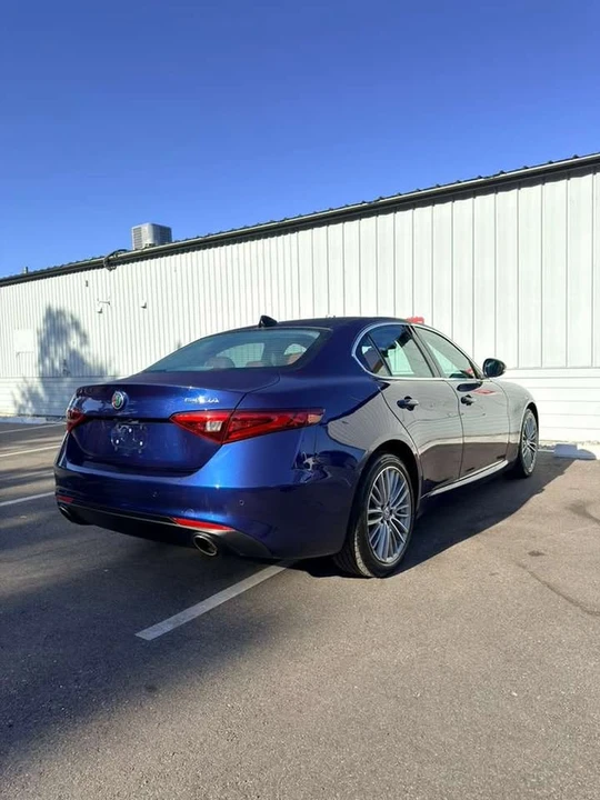 2019 Alfa Romeo Giulia - Image 5 of 19
