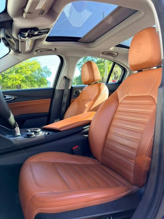 2019 Alfa Romeo Giulia - Image 10 of 19