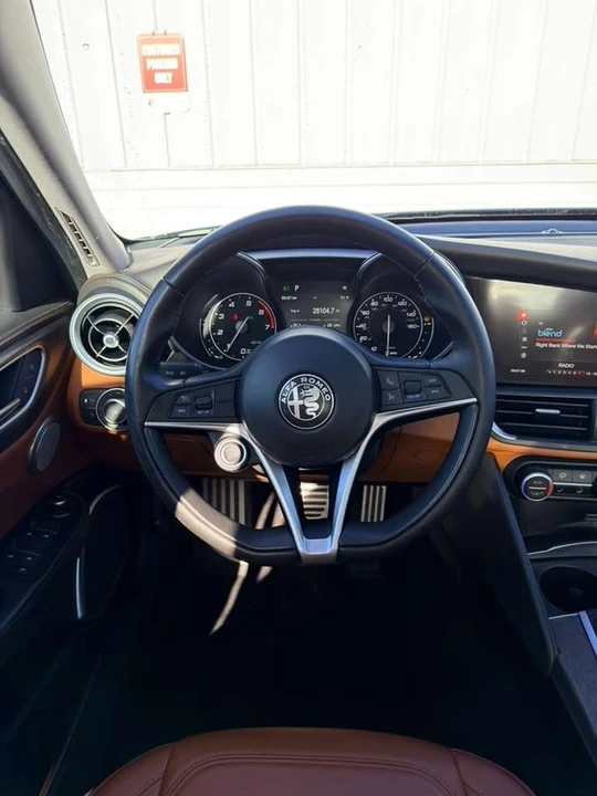 2019 Alfa Romeo Giulia - Image 12 of 19