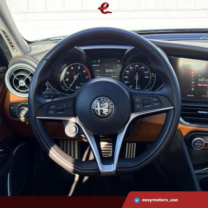 2019 Alfa Romeo Giulia - Image 12 of 19
