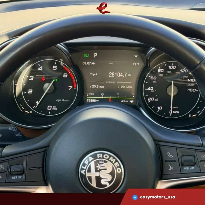 2019 Alfa Romeo Giulia - Image 13 of 19