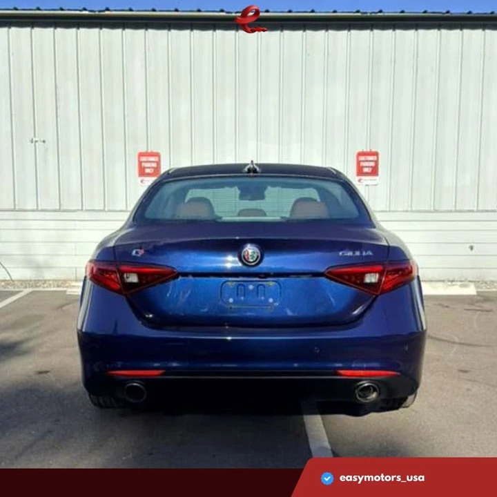 2019 Alfa Romeo Giulia - Image 5 of 19