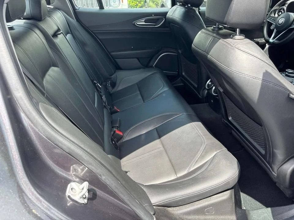 2019 Alfa Romeo Giulia - Image 11 of 19