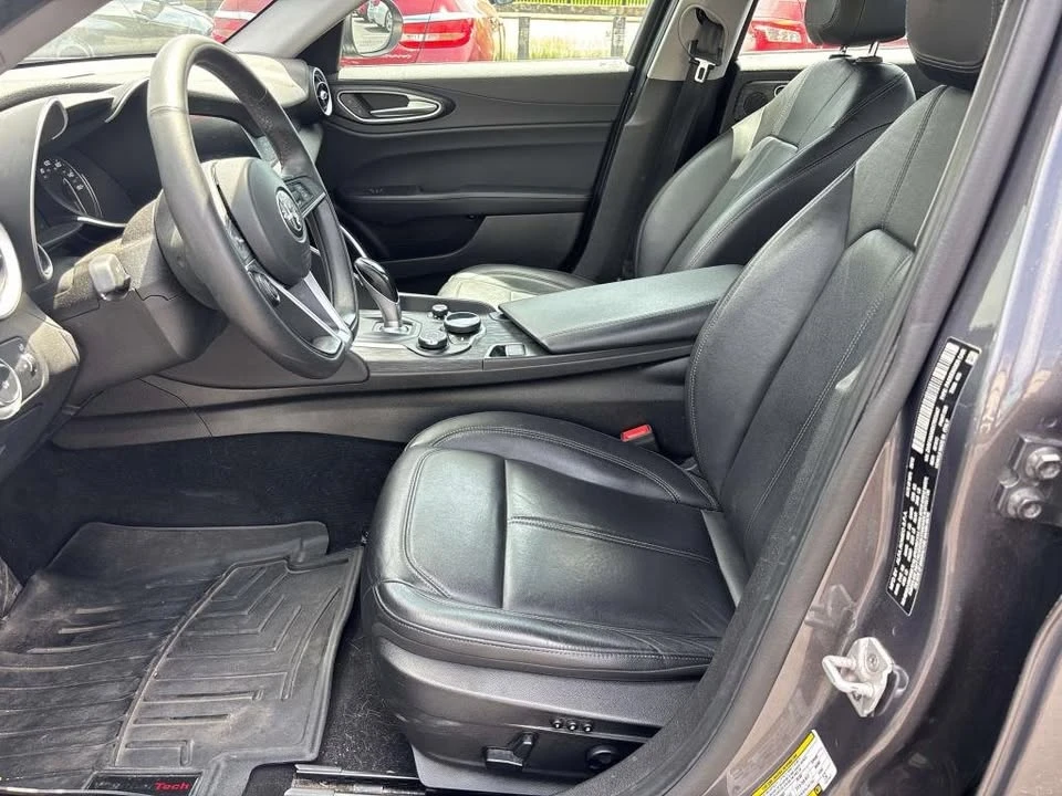 2019 Alfa Romeo Giulia - Image 6 of 19