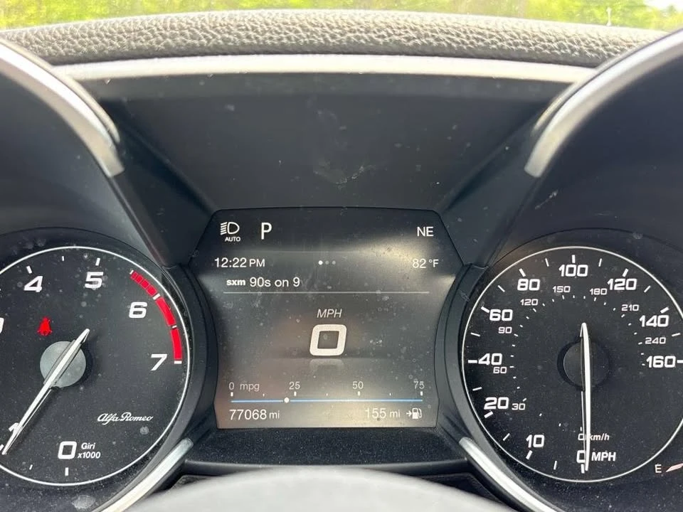 2019 Alfa Romeo Giulia - Image 15 of 19