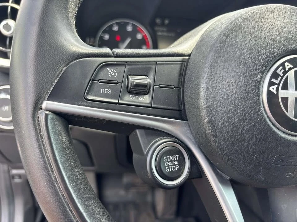 2019 Alfa Romeo Giulia - Image 14 of 19