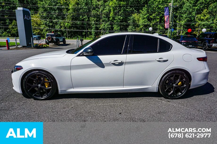 2019 Alfa Romeo Giulia - Image 5 of 14