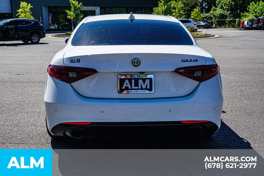 2019 Alfa Romeo Giulia - Image 8 of 14