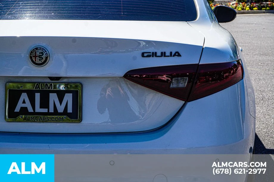 2019 Alfa Romeo Giulia - Image 10 of 14