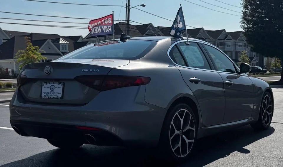 2019 Alfa Romeo Giulia - Image 6 of 20