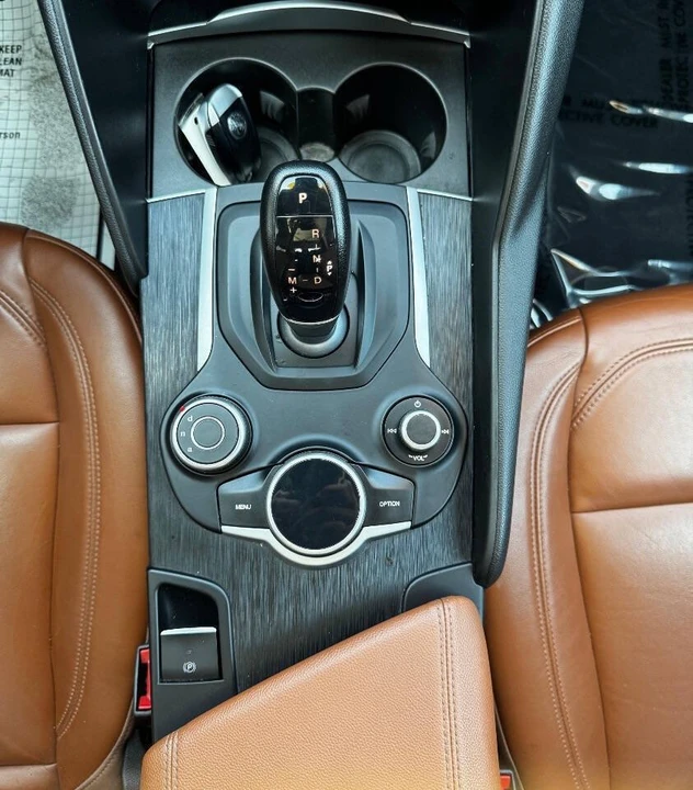 2019 Alfa Romeo Giulia - Image 14 of 20