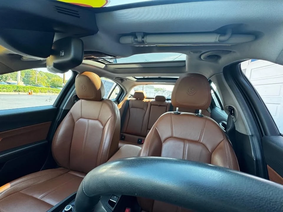 2019 Alfa Romeo Giulia - Image 10 of 20