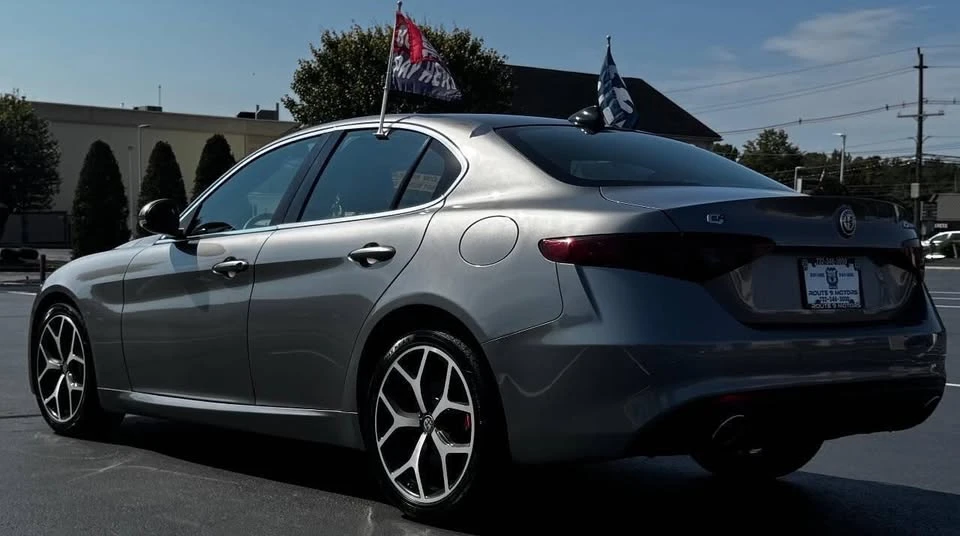 2019 Alfa Romeo Giulia - Image 7 of 20
