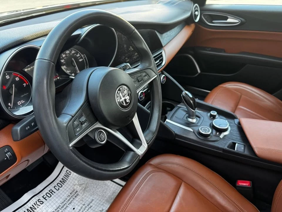 2019 Alfa Romeo Giulia - Image 15 of 20