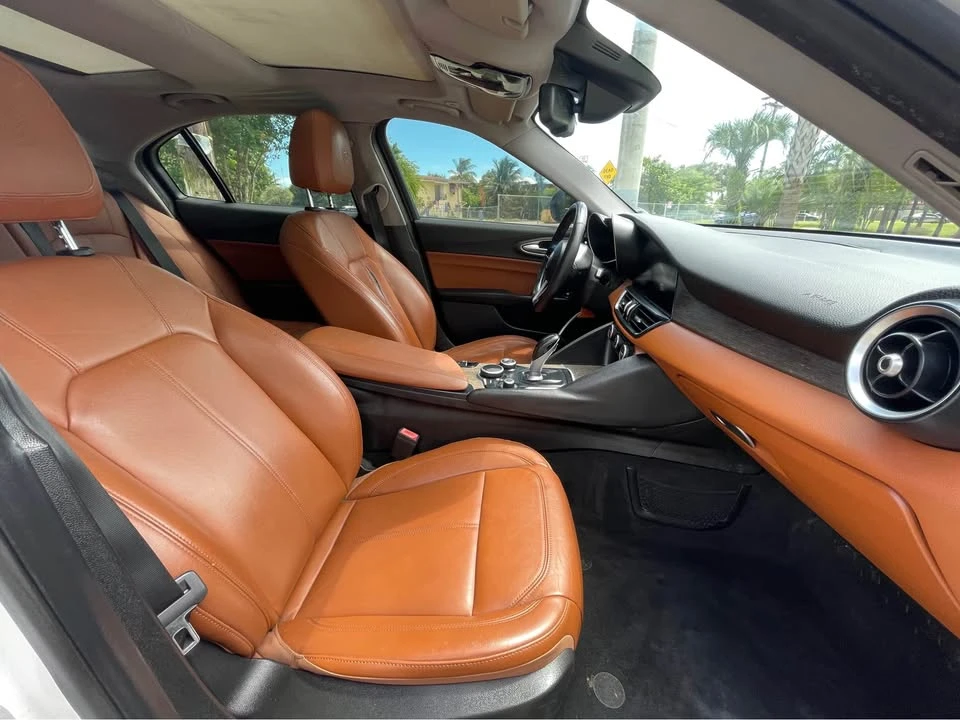 2019 Alfa Romeo Giulia - Image 12 of 12