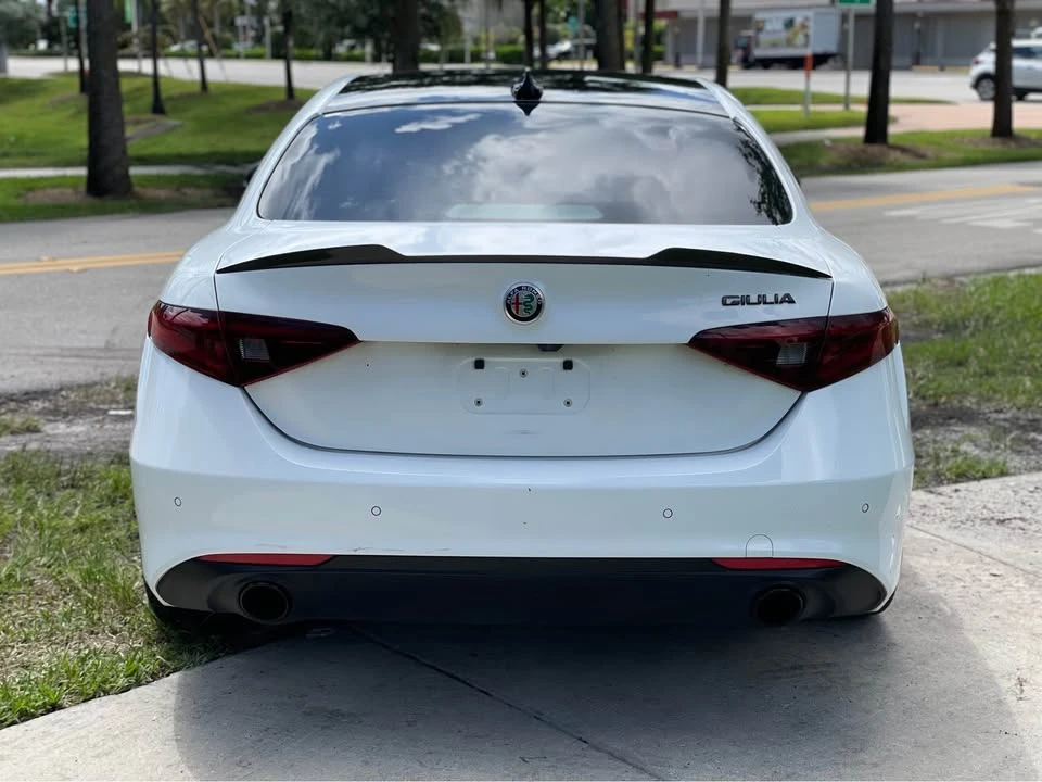 2019 Alfa Romeo Giulia - Image 5 of 12