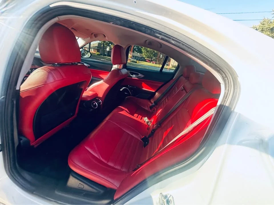 2019 Alfa Romeo Giulia - Image 18 of 19