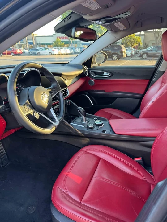 2019 Alfa Romeo Giulia - Image 5 of 7