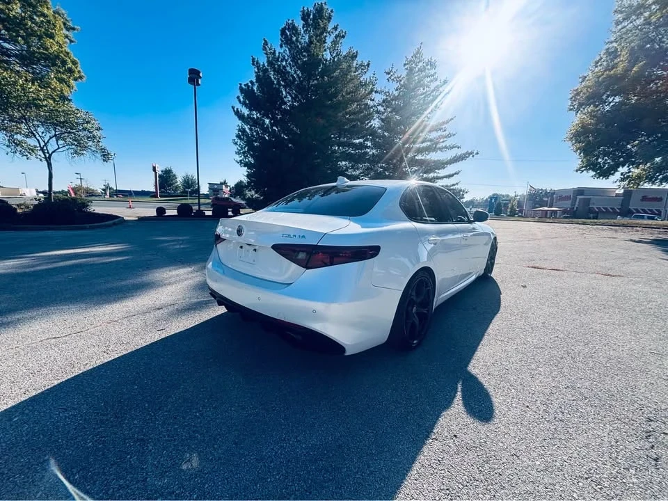 2019 Alfa Romeo Giulia - Image 7 of 19