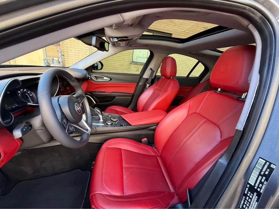 2019 Alfa Romeo Giulia - Image 8 of 17