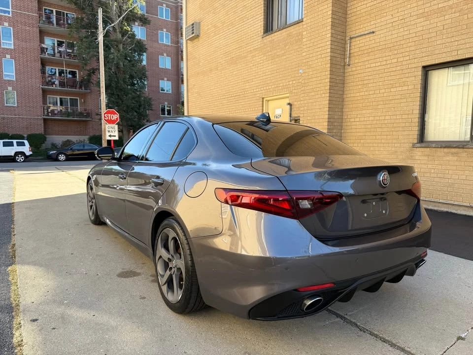 2019 Alfa Romeo Giulia - Image 6 of 17