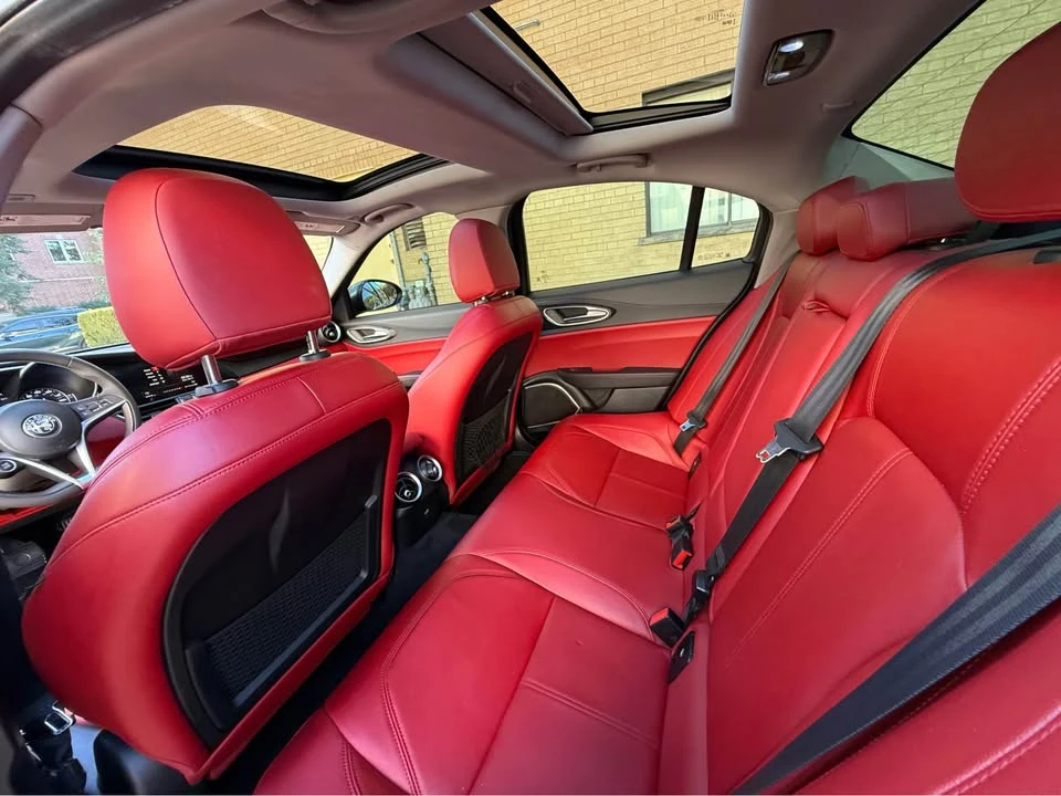 2019 Alfa Romeo Giulia - Image 9 of 17