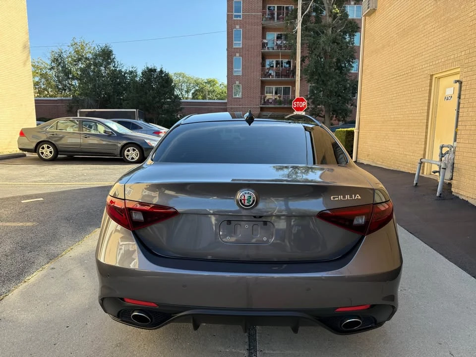 2019 Alfa Romeo Giulia - Image 5 of 17