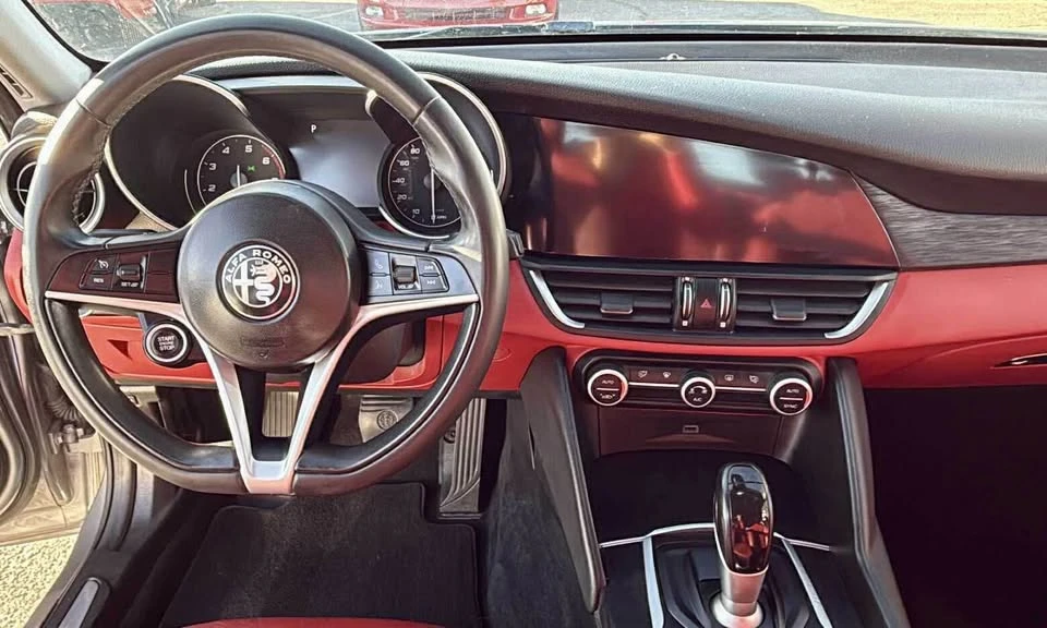 2019 Alfa Romeo Giulia - Image 11 of 11