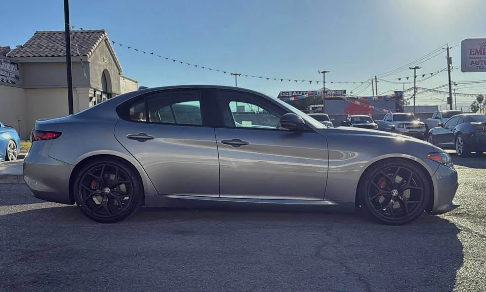 2019 Alfa Romeo Giulia - Image 7 of 11