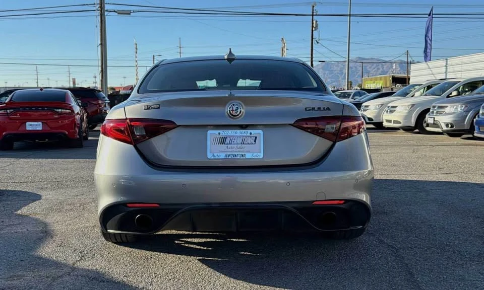 2019 Alfa Romeo Giulia - Image 4 of 11
