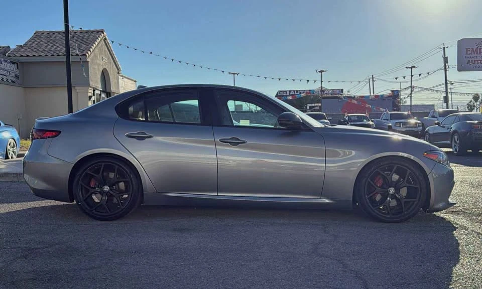 2019 Alfa Romeo Giulia - Image 8 of 11