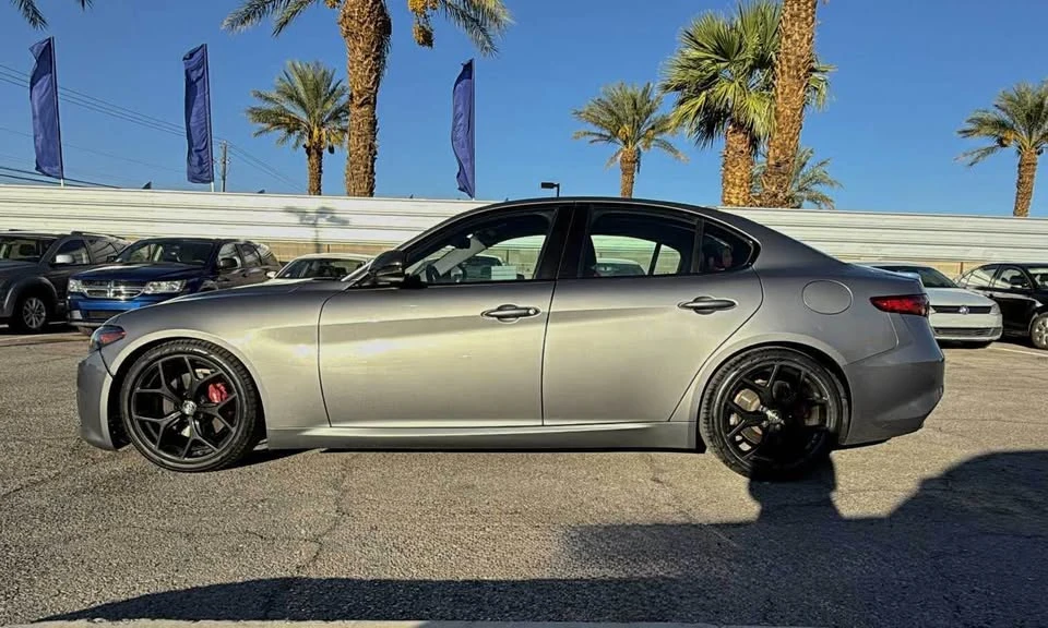 2019 Alfa Romeo Giulia - Image 5 of 11
