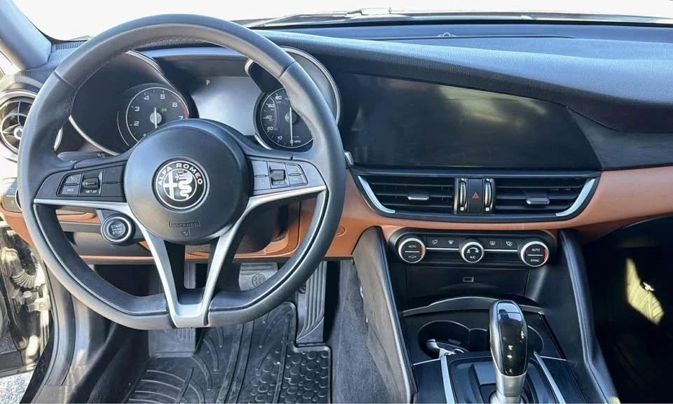 2019 Alfa Romeo Giulia - Image 10 of 11