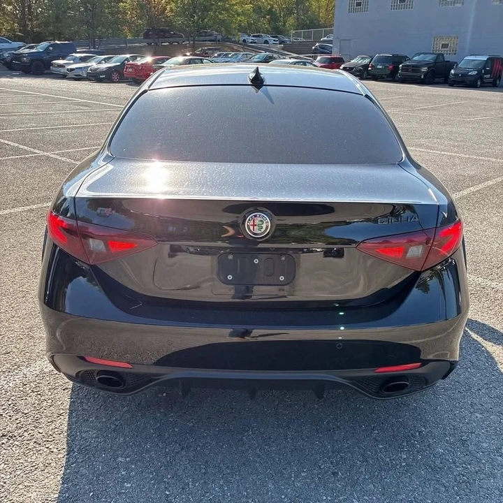 2019 Alfa Romeo Giulia - Image 7 of 8