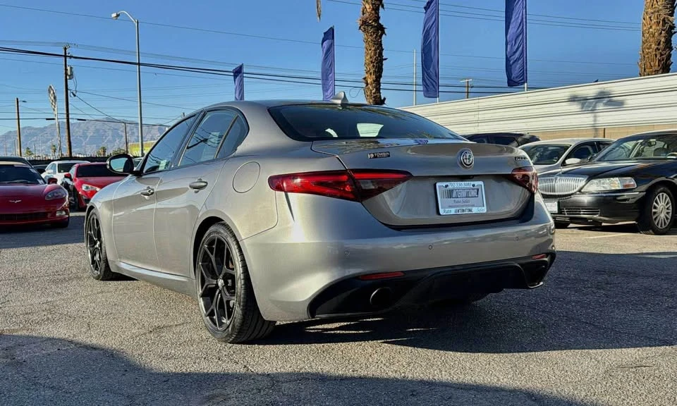 2019 Alfa Romeo Giulia - Image 8 of 11