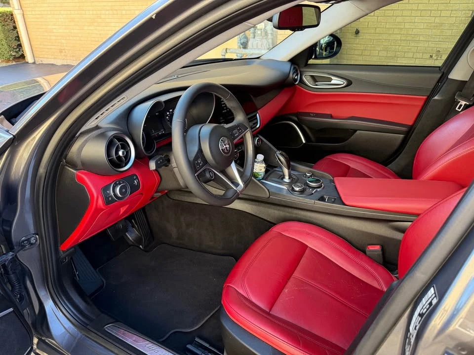2019 Alfa Romeo Giulia - Image 7 of 17