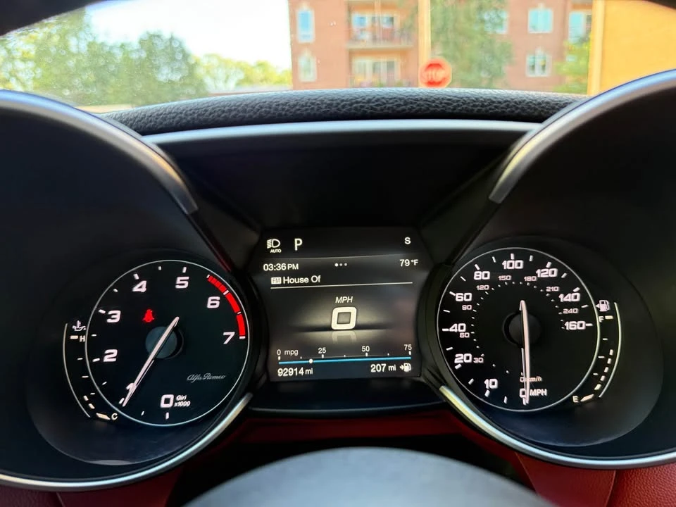 2019 Alfa Romeo Giulia - Image 10 of 17