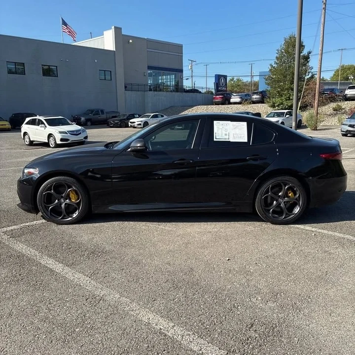 2019 Alfa Romeo Giulia - Image 8 of 8