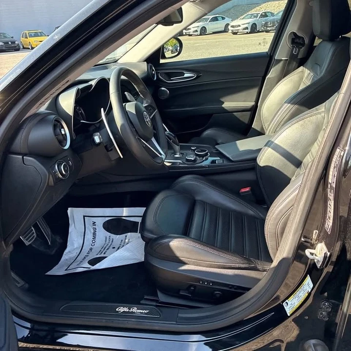 2019 Alfa Romeo Giulia - Image 3 of 8