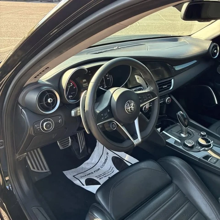 2019 Alfa Romeo Giulia - Image 4 of 8