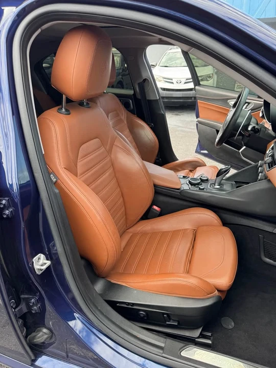 2019 Alfa Romeo Giulia - Image 11 of 18