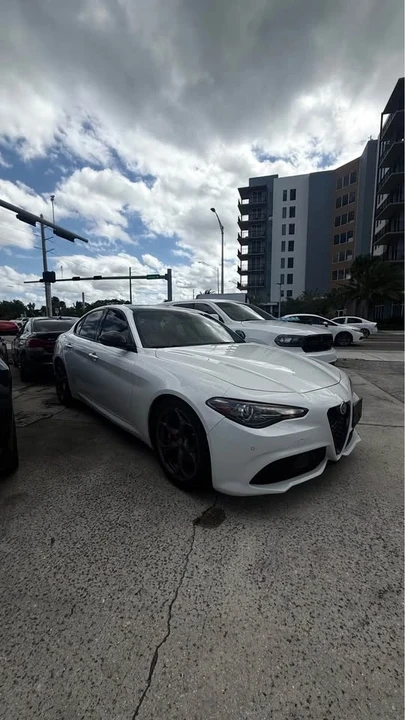 2019 Alfa Romeo Giulia - Image 2 of 11