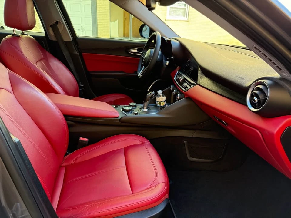2019 Alfa Romeo Giulia - Image 13 of 17