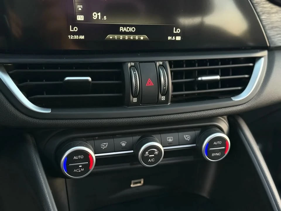 2019 Alfa Romeo Giulia - Image 17 of 20