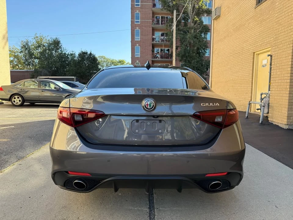 2019 Alfa Romeo Giulia - Image 17 of 17